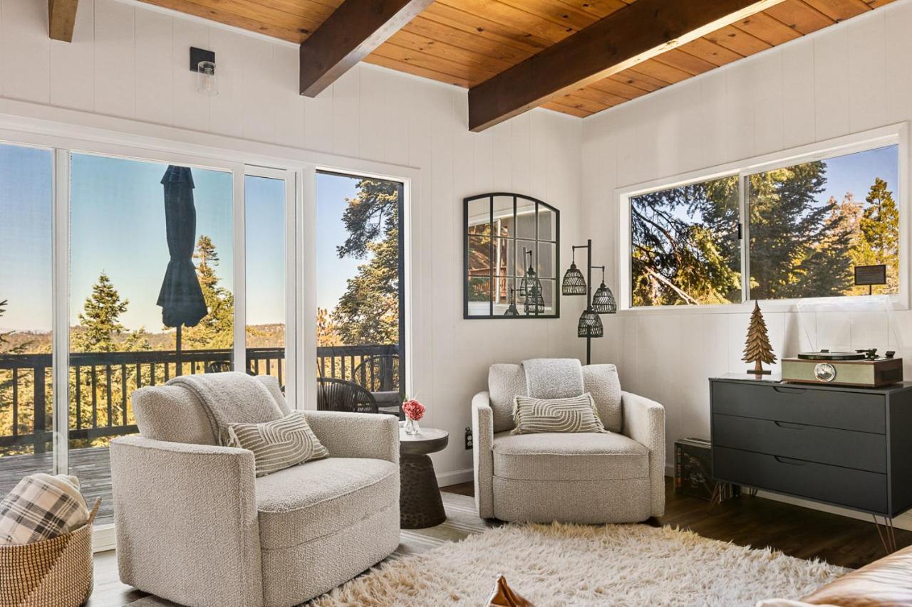 Romantic & Family Friendly Chalet In The Woods レイク・アローヘッド エクステリア 写真