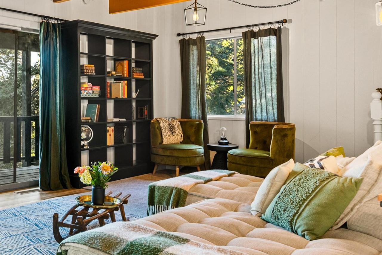 Romantic & Family Friendly Chalet In The Woods レイク・アローヘッド エクステリア 写真
