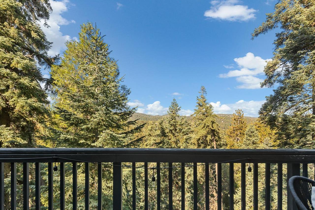 Romantic & Family Friendly Chalet In The Woods レイク・アローヘッド エクステリア 写真