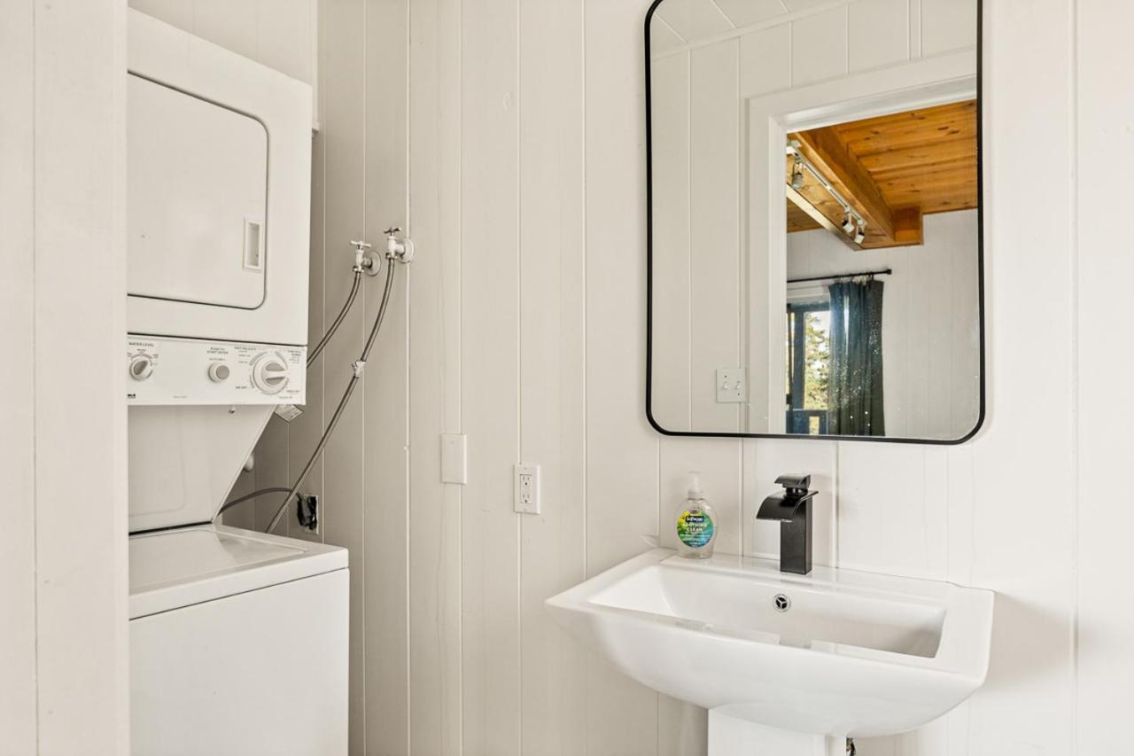 Romantic & Family Friendly Chalet In The Woods レイク・アローヘッド エクステリア 写真