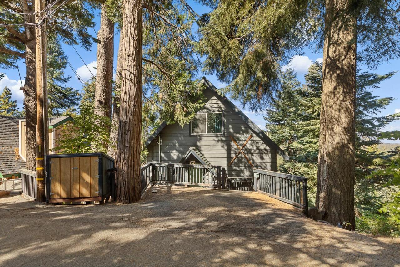 Romantic & Family Friendly Chalet In The Woods レイク・アローヘッド エクステリア 写真