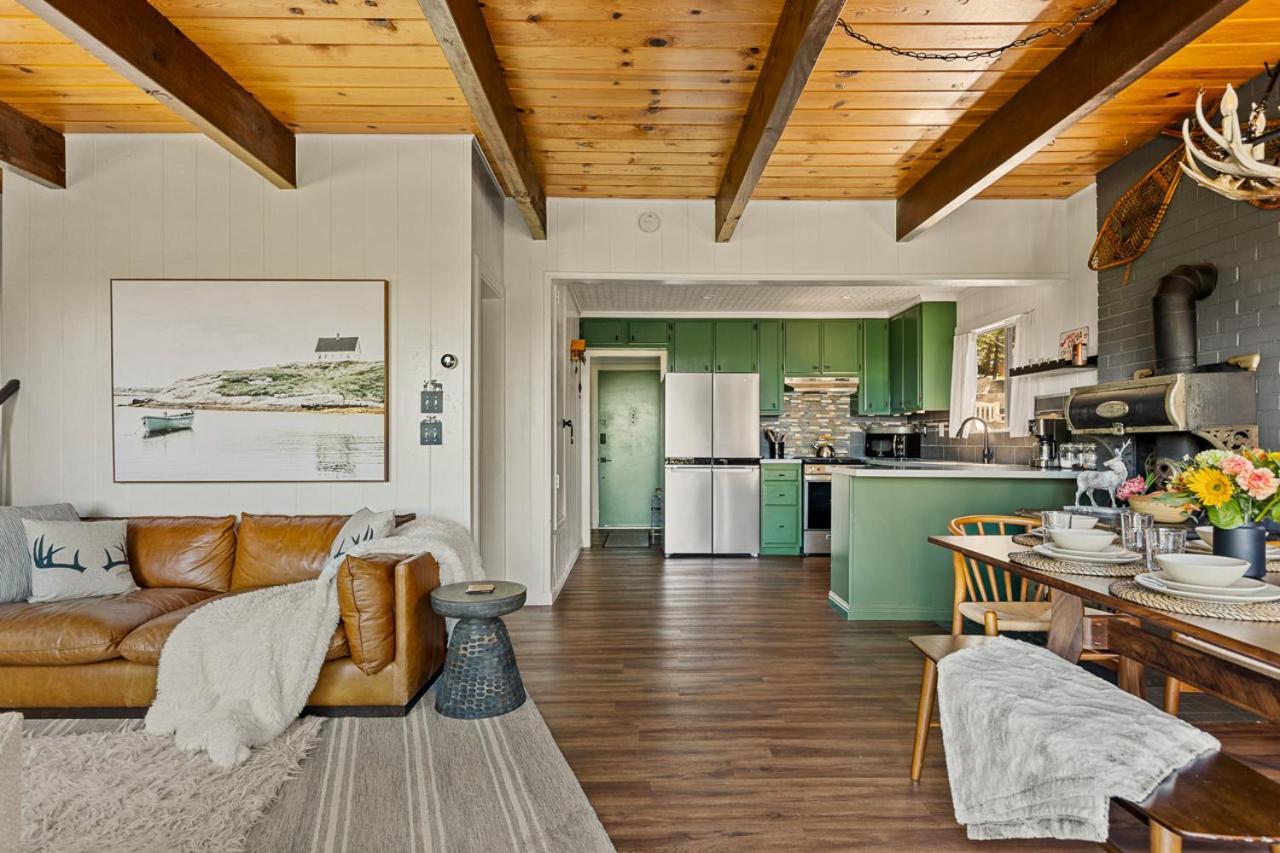 Romantic & Family Friendly Chalet In The Woods レイク・アローヘッド エクステリア 写真