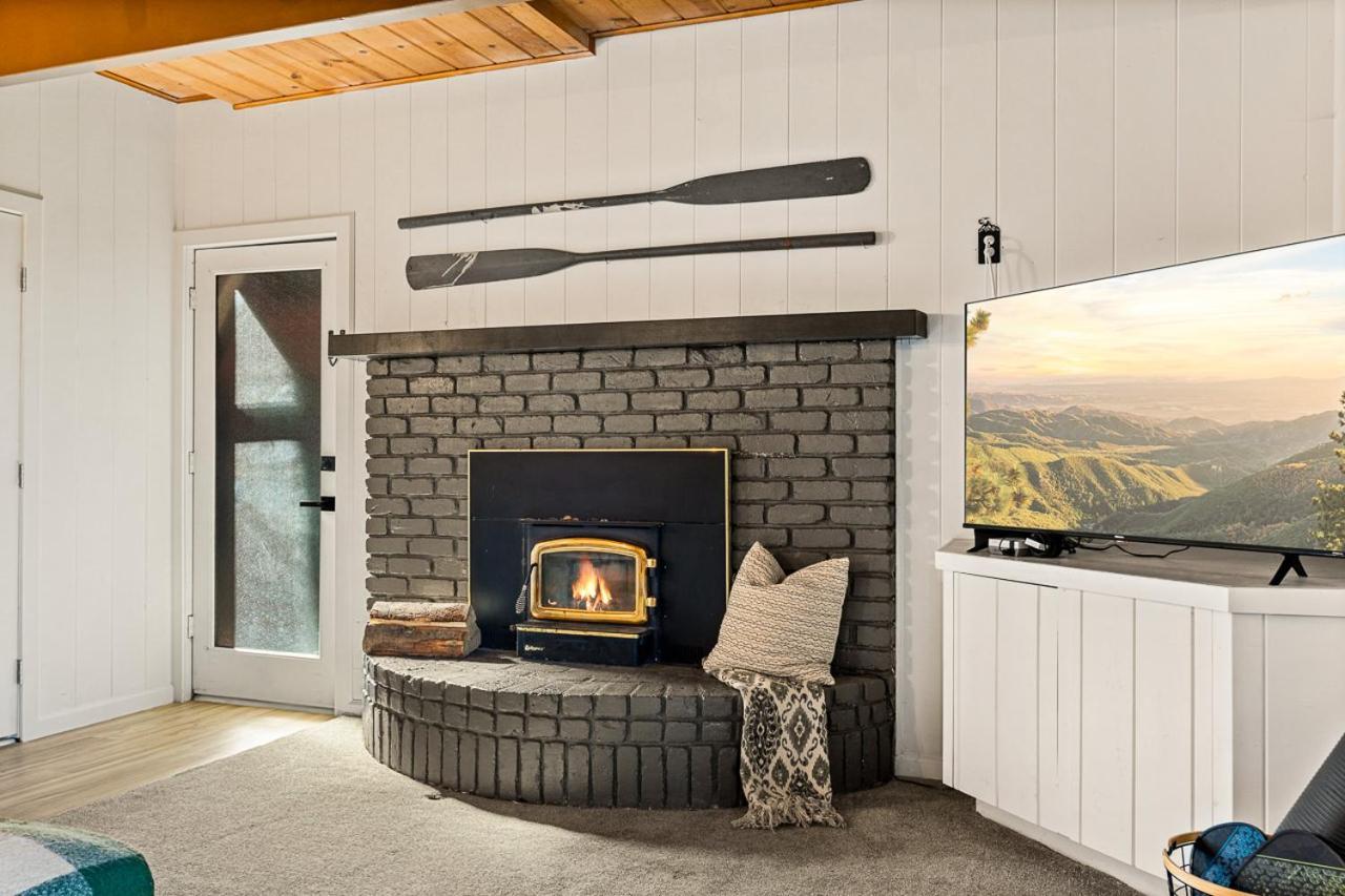 Romantic & Family Friendly Chalet In The Woods レイク・アローヘッド エクステリア 写真